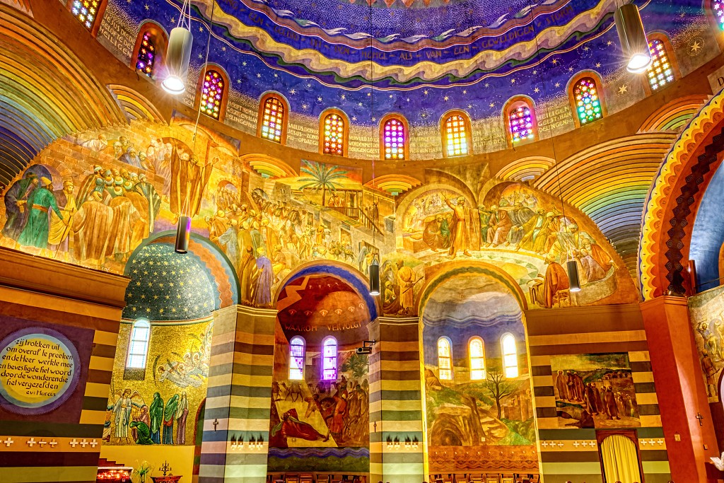 HDR kerkfotografie cenakelkerk kerk church eglise jesus maria heilig landstichting bedevaart pilgrimage pelerinage religie religion bedevaartsoord museum